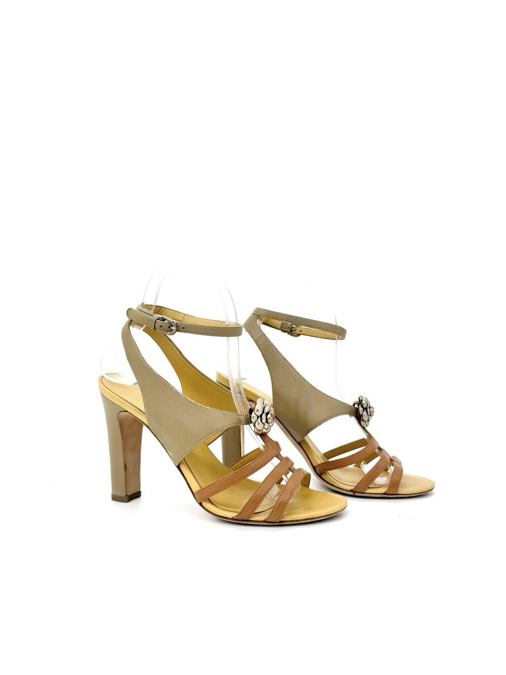 Chanel Slingback Sandals EU 37 US 7 Two Tone Camelia Flower Embellishment